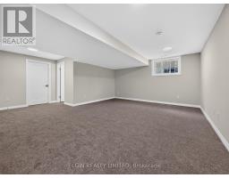30 HEMLOCK CRESCENT - 21