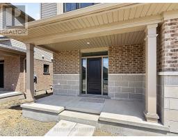30 HEMLOCK CRESCENT - 3