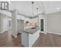 30 HEMLOCK CRESCENT - 6