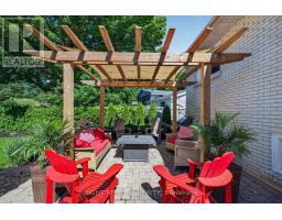 670 GLENGYLE CRESCENT - 39
