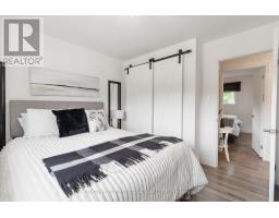 32 MENDIP CRESCENT - 20