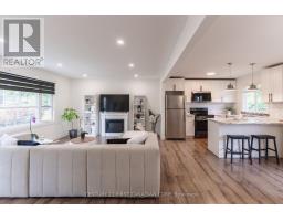 32 MENDIP CRESCENT - 24