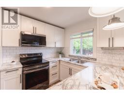 32 MENDIP CRESCENT - 25