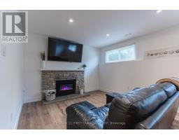 32 MENDIP CRESCENT - 26