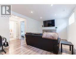 32 MENDIP CRESCENT - 27