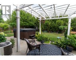 32 MENDIP CRESCENT - 33