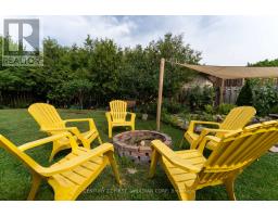 32 MENDIP CRESCENT - 35