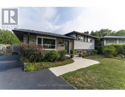 32 MENDIP CRESCENT - 4
