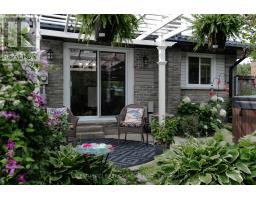 32 MENDIP CRESCENT - 40