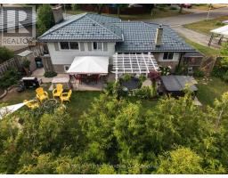 32 MENDIP CRESCENT - 44
