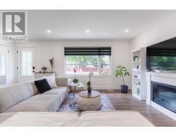32 MENDIP CRESCENT - 9