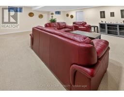2 NOBLE LANE - 32