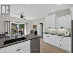 43 MAPLERIDGE CRESCENT - 12