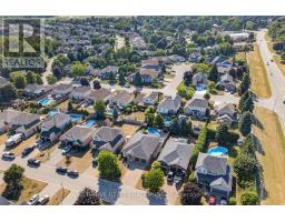 43 MAPLERIDGE CRESCENT - 43