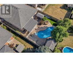 43 MAPLERIDGE CRESCENT - 46