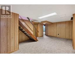 90 DUNKIRK DRIVE - 21
