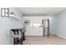 8 MELROSE COURT - 23