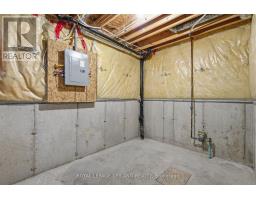 1942 BLOOM CRESCENT - 15