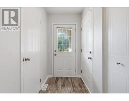 1942 BLOOM CRESCENT - 3