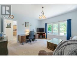 17 JACKLIN COURT - 15