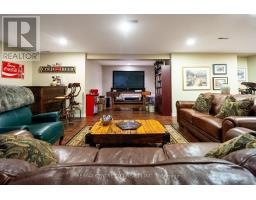 61 ABERDEEN DRIVE - 32