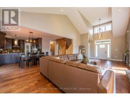 2580 DUNDAS STREET - 10