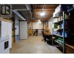 255 DEVERON CRESCENT - 32