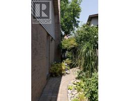 255 DEVERON CRESCENT - 37