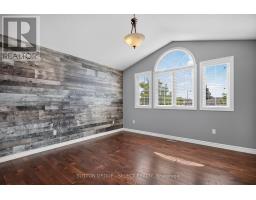 1647 BAYSWATER CRESCENT - 17