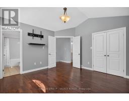 1647 BAYSWATER CRESCENT - 19