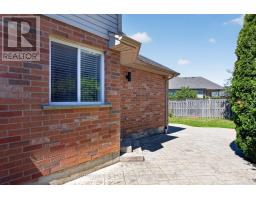 1647 BAYSWATER CRESCENT - 29