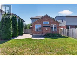 1647 BAYSWATER CRESCENT - 33