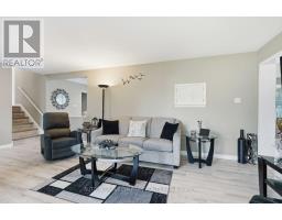 68 HAWKESBURY AVENUE - 15
