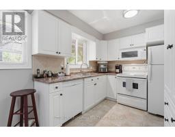 68 HAWKESBURY AVENUE - 23