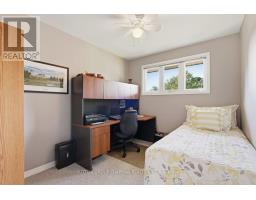 68 HAWKESBURY AVENUE - 28