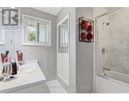 68 HAWKESBURY AVENUE - 30