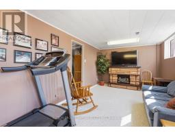 68 HAWKESBURY AVENUE - 34