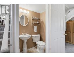 68 HAWKESBURY AVENUE - 35