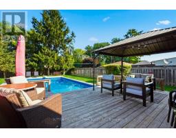 68 HAWKESBURY AVENUE - 37