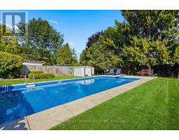 68 HAWKESBURY AVENUE - 43