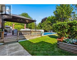 68 HAWKESBURY AVENUE - 44