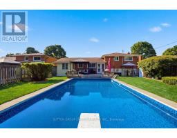 68 HAWKESBURY AVENUE - 47