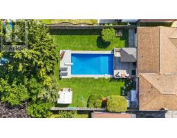68 HAWKESBURY AVENUE - 48