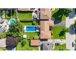 68 HAWKESBURY AVENUE - 49