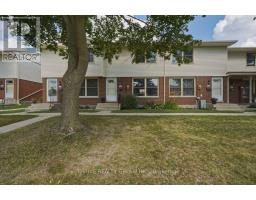 96 - 51 SHOLTO DRIVE - 2