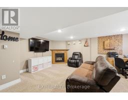 197 GIBSON CRESCENT - 24