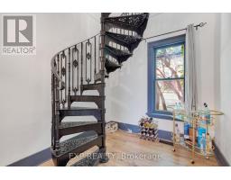 895 DUFFERIN AVENUE - 22