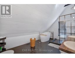 895 DUFFERIN AVENUE - 27
