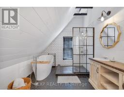 895 DUFFERIN AVENUE - 28