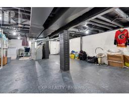 895 DUFFERIN AVENUE - 32